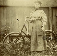 Mulher e sua bicicleta, 1896.