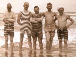 Homens na praia, 1900.