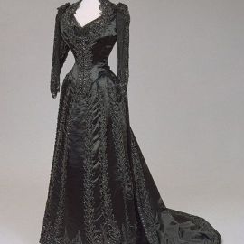 Vestido de luto da Imperatriz Maria Feodorovna, década de 1880.