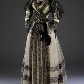 Vestido provavelmente de meio-luto, 1889-1892.
