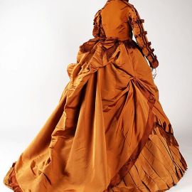 Vestido entre 1867-1871.